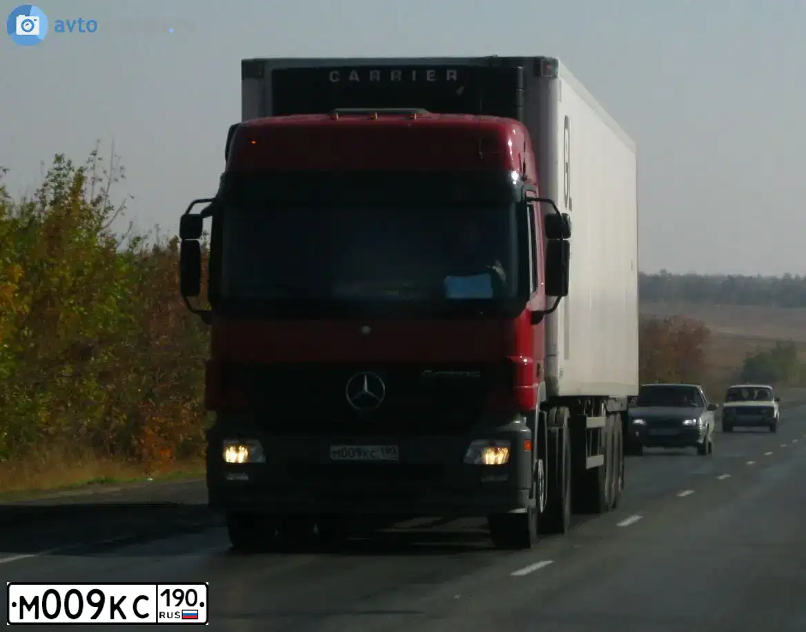 Фото автомобиля MERCEDES ACTROS, 2008 — госномер Р490РК40. Цвет: Красный