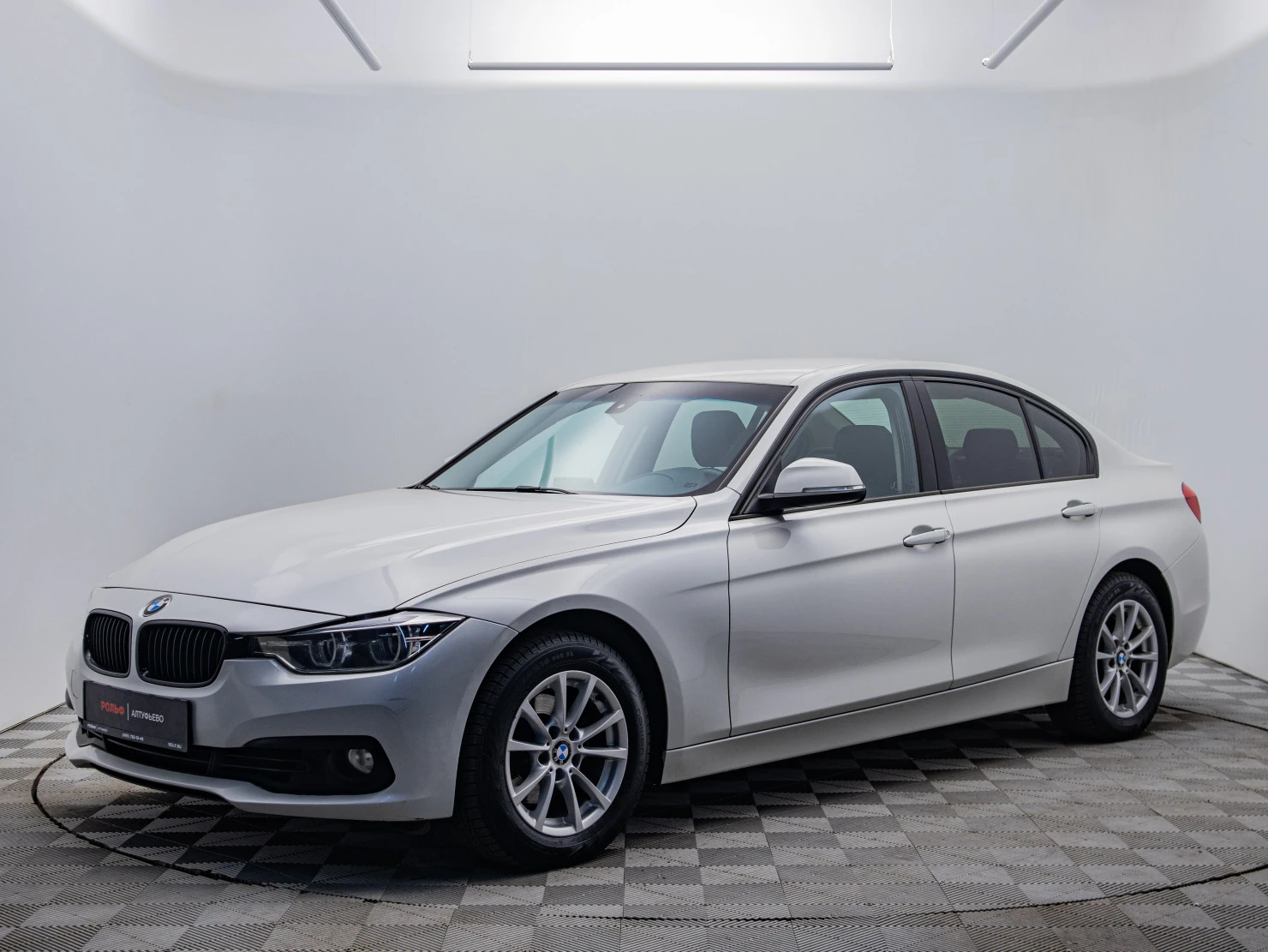 Фото автомобиля BMW SERIE 3, 2017 — госномер М312ЕЕ799. Цвет: БЕЛЫЙ МЕТАЛЛИК