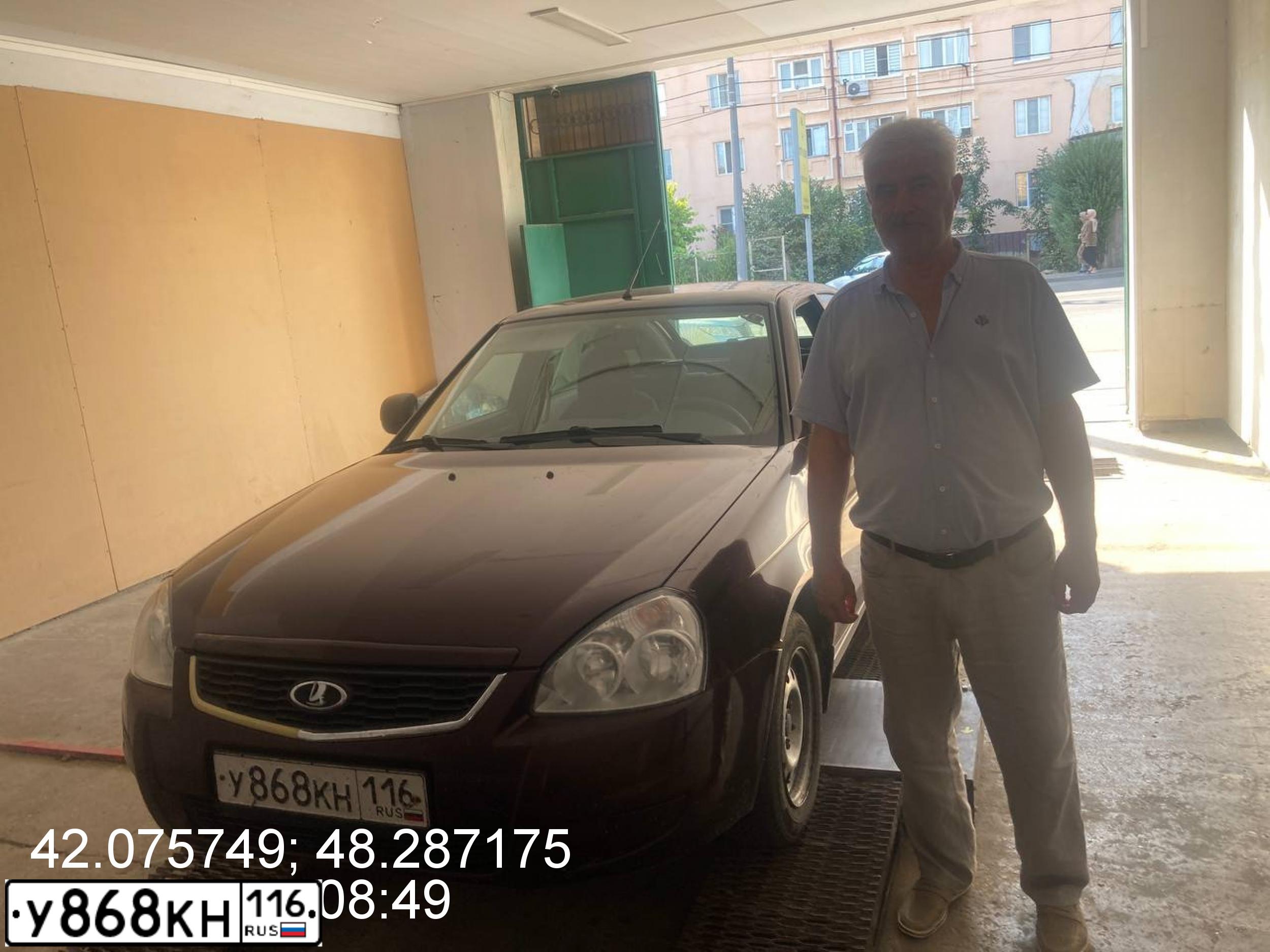 Фото автомобиля LADA 2172 PRIORA, 2014 — госномер У868КН116. Цвет: ТЕМНО-ВИШНЕВЫЙ