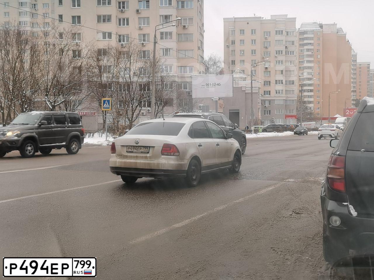 Фото автомобиля VOLKSWAGEN POLO, 2015 — госномер У301РМ193. Цвет: БЕЛЫЙ-ЖЕЛТЫЙ-СЕРЫЙ