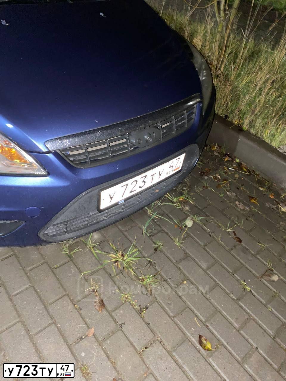 Фото автомобиля FORD FOCUS, 2008 — госномер У723ТУ47. Цвет: СИНИЙ