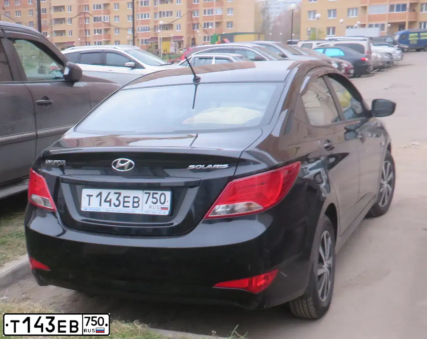 Фото автомобиля HYUNDAI SOLARIS, 2015 — госномер Т143ЕВ750. Цвет: ЧЕРНЫЙ