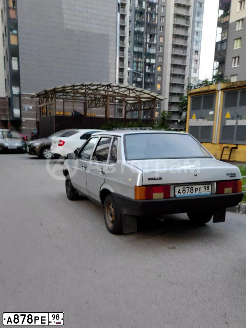 Фото автомобиля LADA 2109 SAMARA, 2004 — госномер А878РЕ98. Цвет: СЕРЕБРИСТЫЙ
