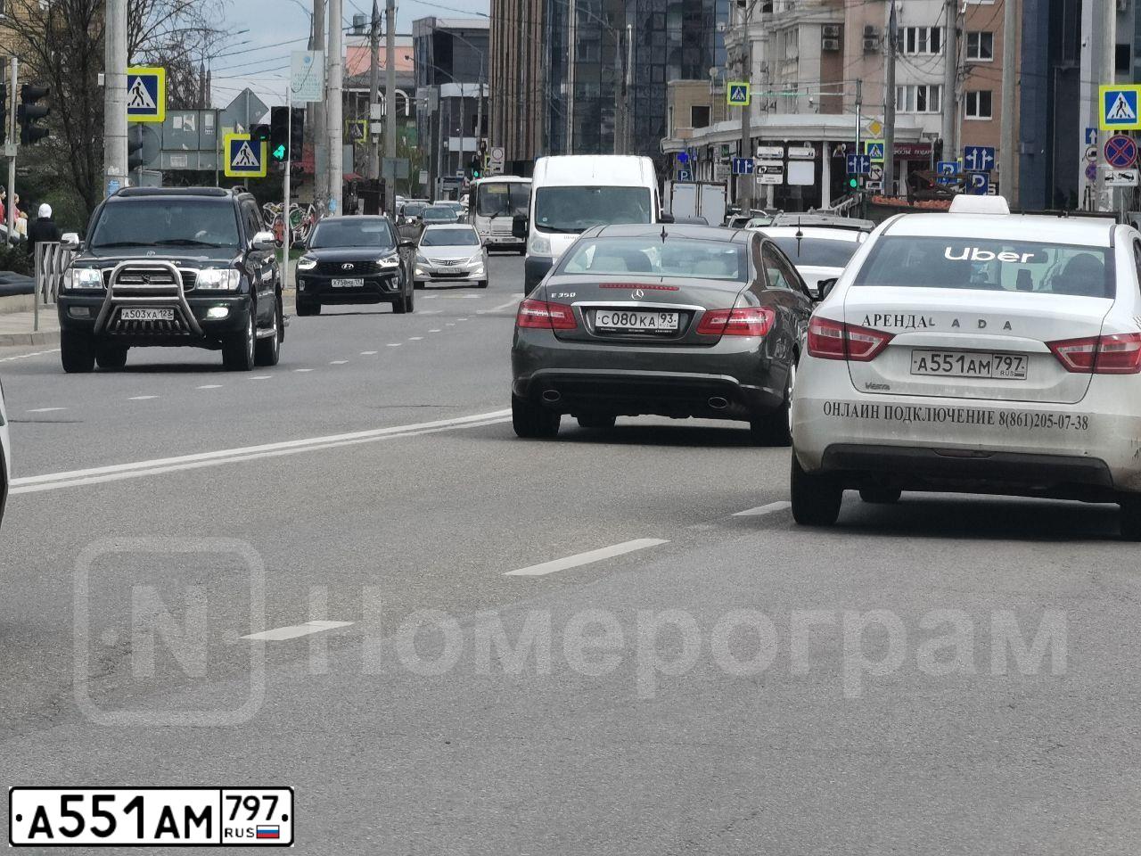 Фото автомобиля LADA VESTA, 2019 — госномер О726АО126. Цвет: Белый