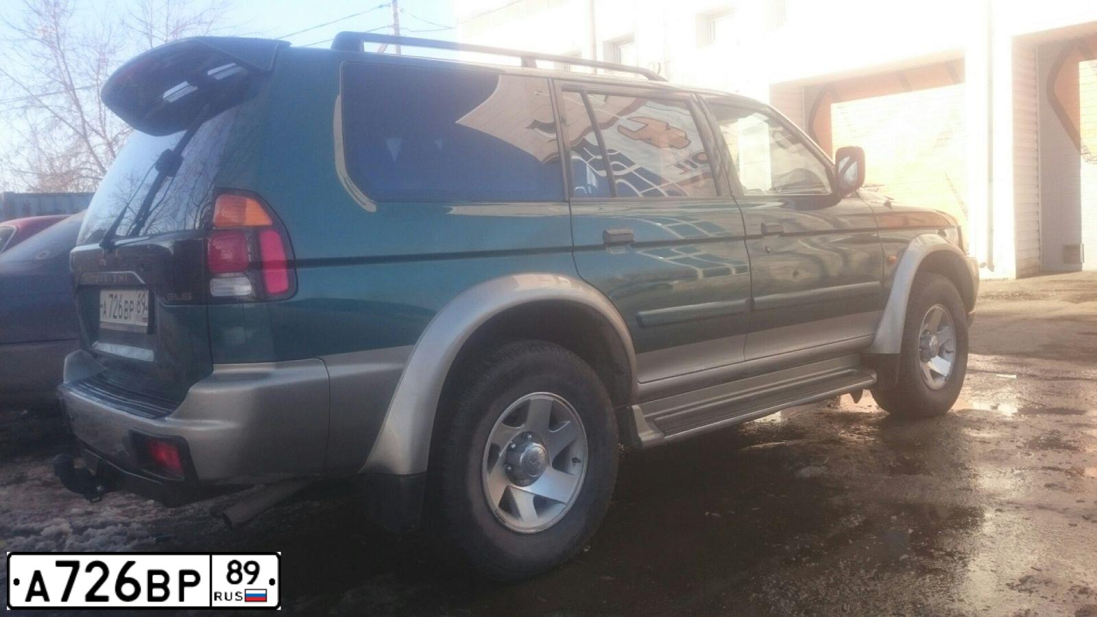 Фото автомобиля MITSUBISHI PAJERO SPORT, 2002 — госномер А726ВР89. Цвет: ЗЕЛЕНЫЙ