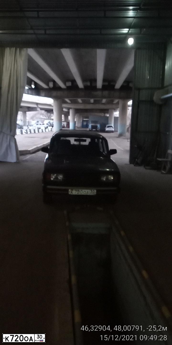 Фото автомобиля LADA 2104, 1997 — госномер К720ОА30. Цвет: ФИОЛЕТОВЫЙ