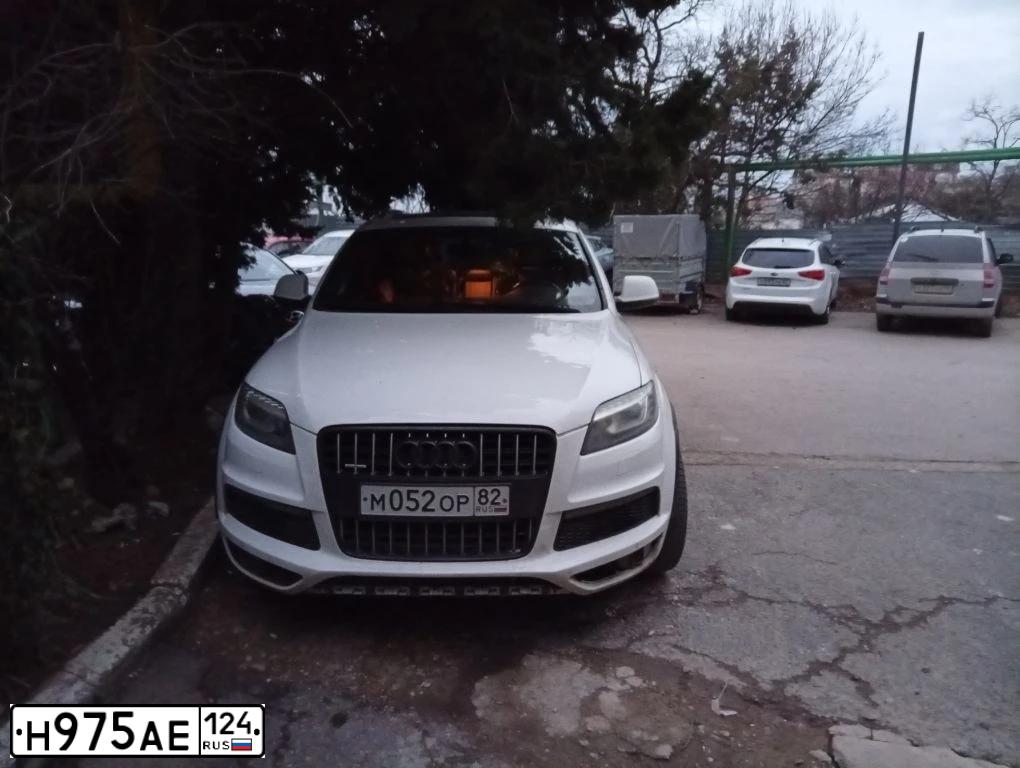 Фото автомобиля AUDI Q7, 2009 — госномер К592ЕА790. Цвет: Белый