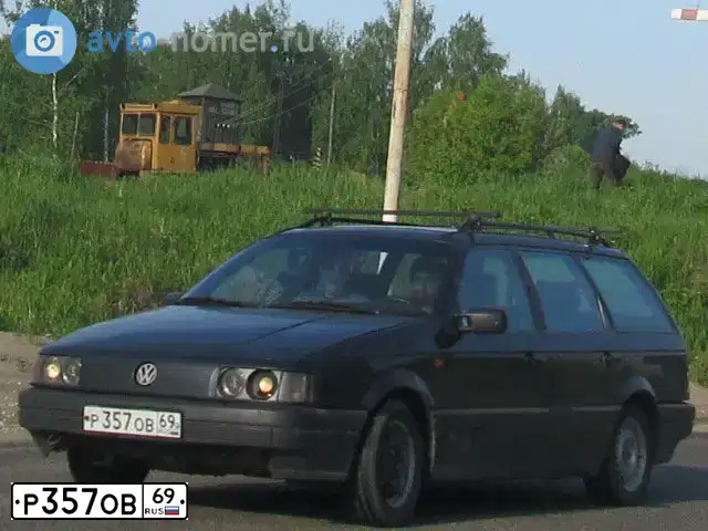 Фото автомобиля VOLKSWAGEN PASSAT, 1992 — госномер Р357ОВ69. Цвет: ЧЕРНЫЙ