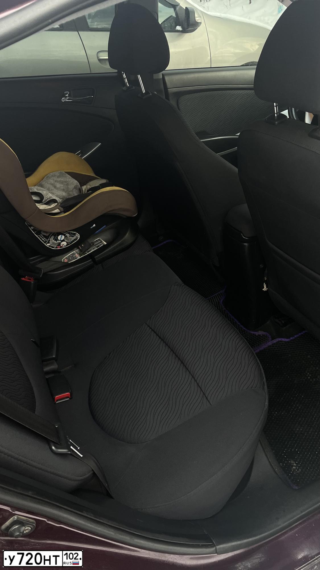Фото автомобиля HYUNDAI SOLARIS, 2011 — госномер Р979УА154. Цвет: ФИОЛЕТОВЫЙ
