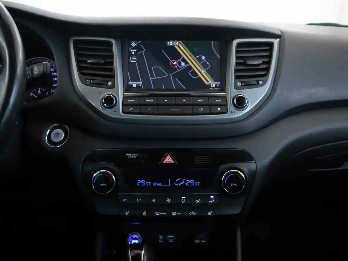 Фото автомобиля HYUNDAI TUCSON, 2017 — госномер Н982РН750. Цвет: Коричневый