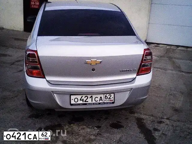 Фото автомобиля CHEVROLET COBALT, 2013 — госномер С765РО33. Цвет: Серебристый