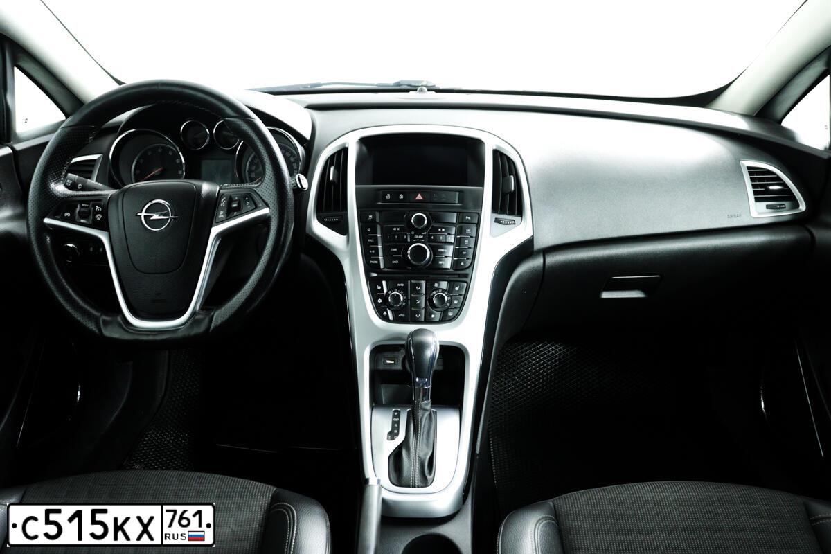 Фото автомобиля OPEL ASTRA, 2014 — госномер Т325ХЕ123. Цвет: Белый
