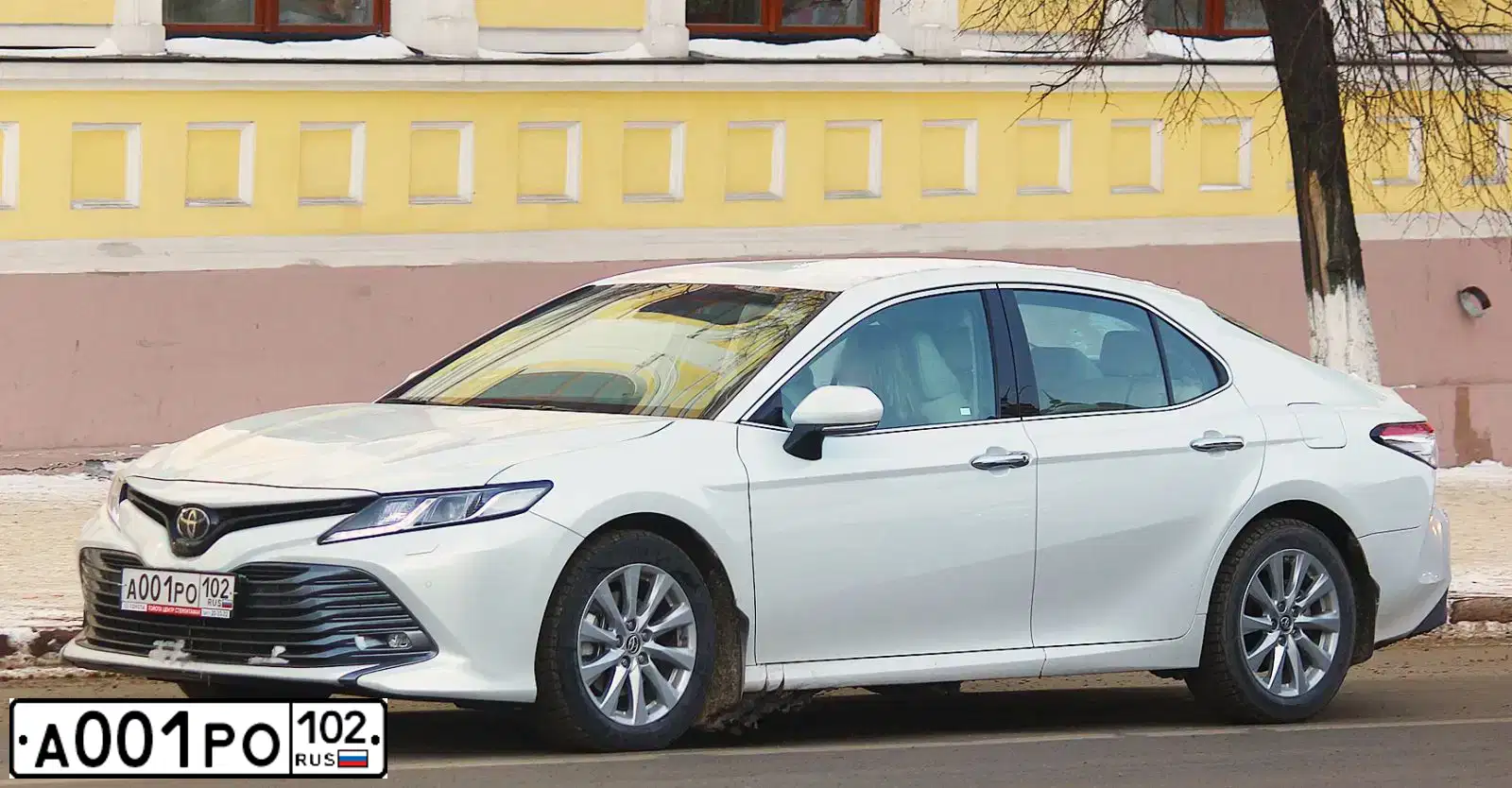 Фото автомобиля TOYOTA CAMRY, 2012 — госномер Х474СХ102. Цвет: Белый
