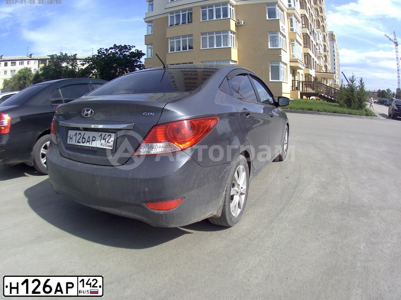 Фото автомобиля HYUNDAI ACCENT, 2012 — госномер Н126АР142. Цвет: СЕРЫЙ