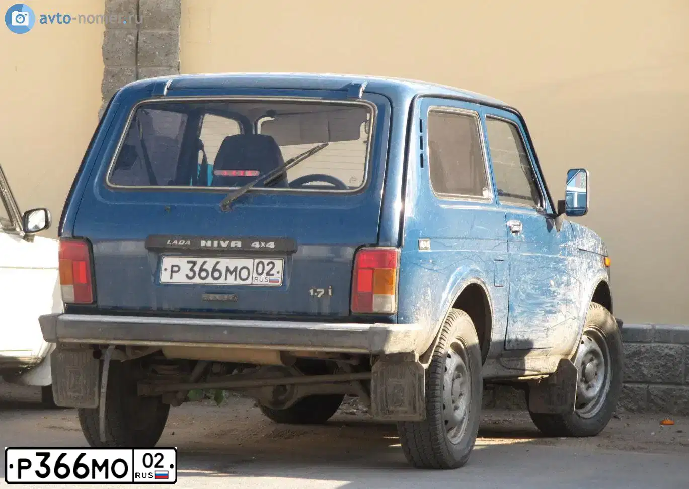 Фото автомобиля LADA 2121 NIVA, 2002 — госномер Р366МО102. Цвет: сине-зеленый