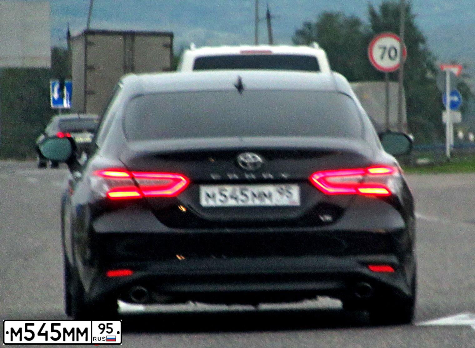 Фото автомобиля TOYOTA CAMRY, 2018 — госномер Р336ХР126. Цвет: ЧЕРНЫЙ