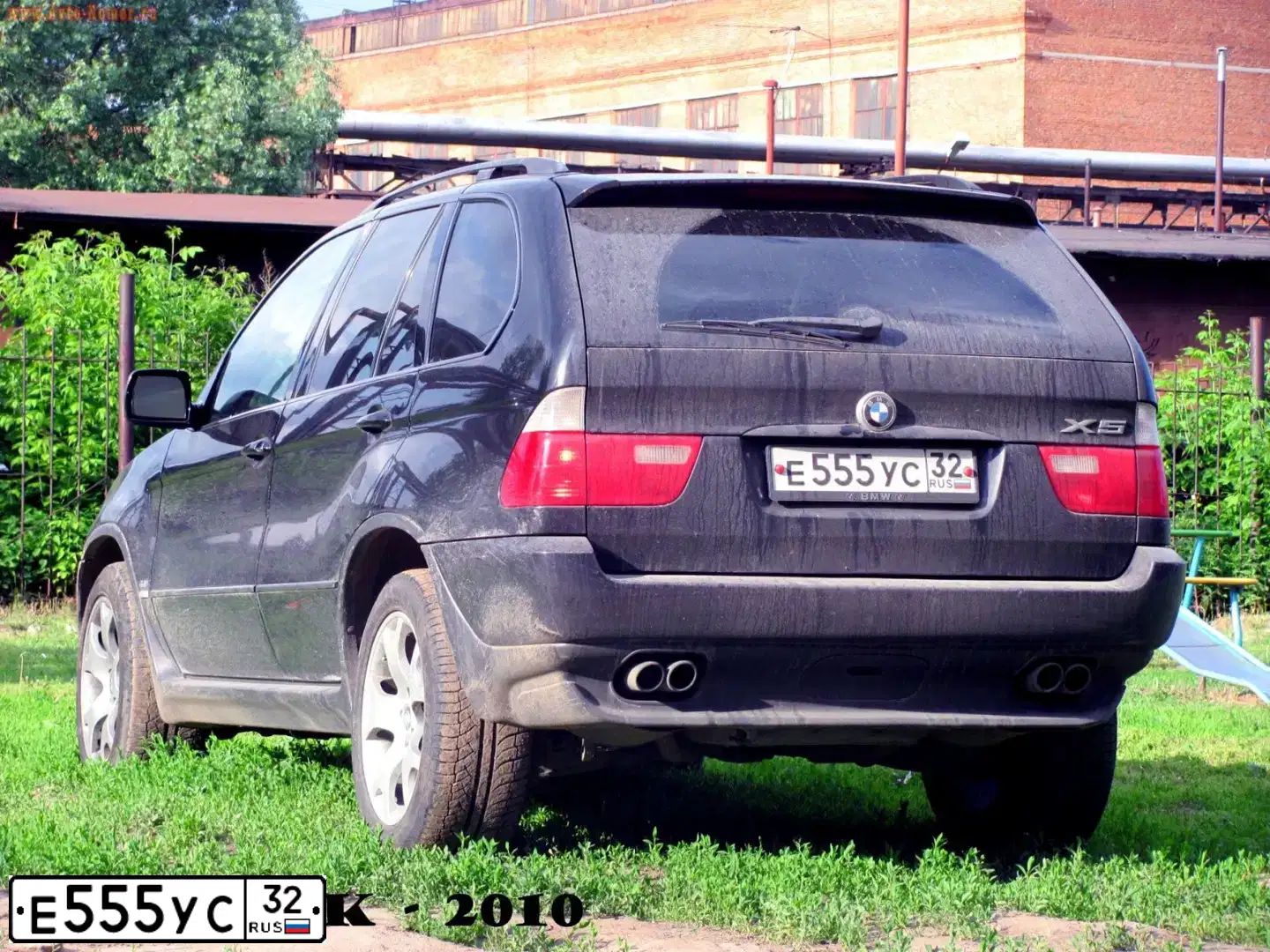 Фото автомобиля BMW X5, 2002 — госномер Е555УС32. Цвет: ЧЕРНЫЙ