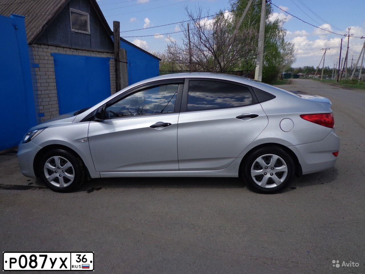 Фото автомобиля HYUNDAI SOLARIS, 2011 — госномер Н488КА136. Цвет: Серебристый