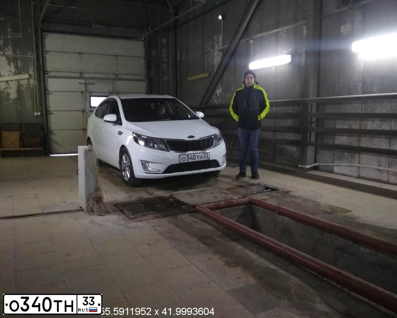 Фото автомобиля KIA RIO, 2012 — госномер К943МВ152. Цвет: Белый