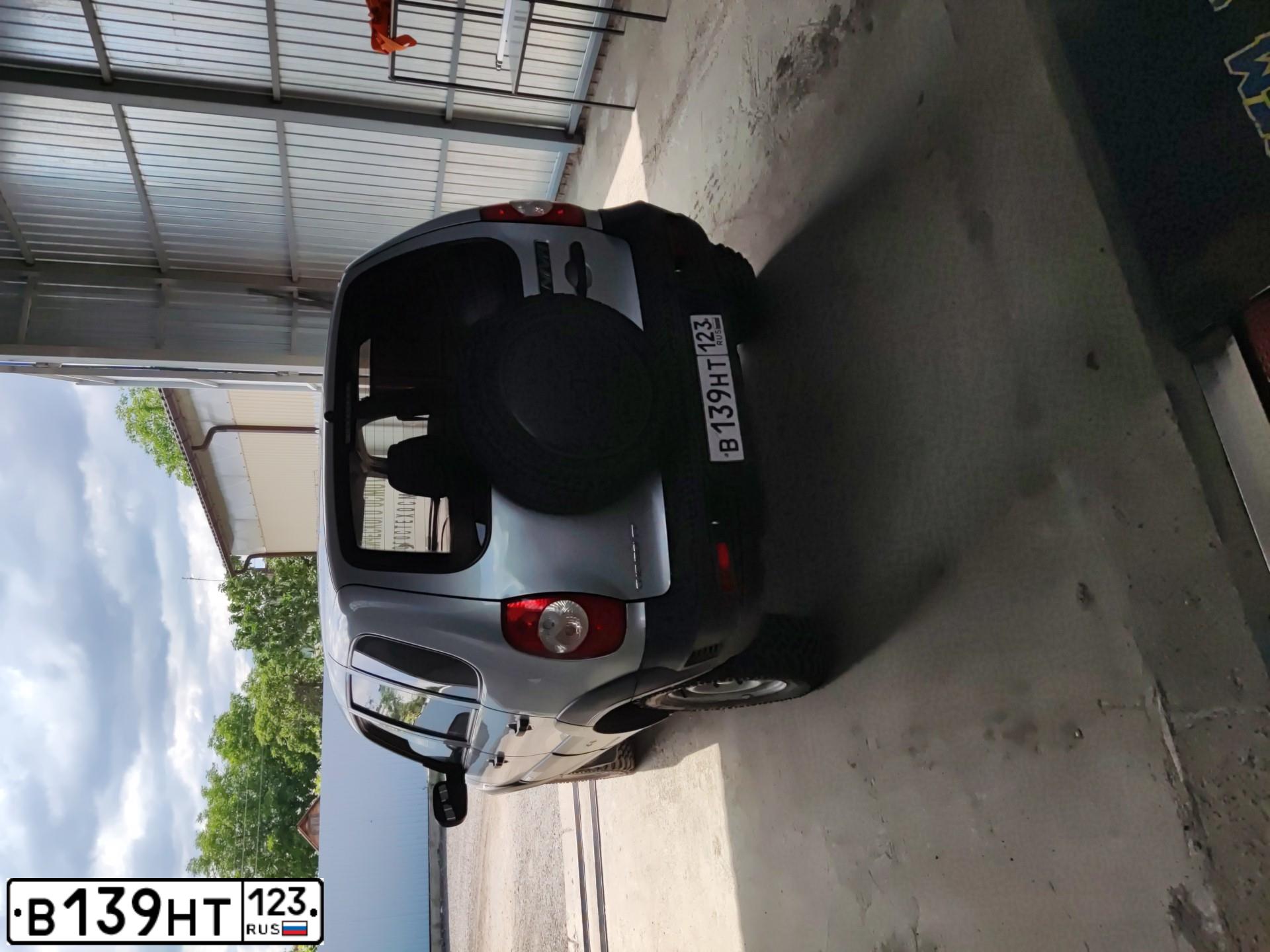 Фото автомобиля CHEVROLET NIVA, 2014 — госномер В139НТ123. Цвет: СВЕТЛО СЕРЕБР.МЕТАЛЛ