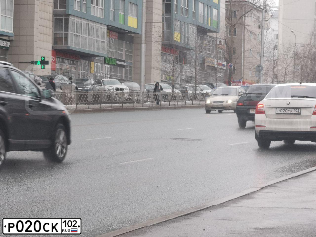 Фото автомобиля SKODA OCTAVIA, 2014 — госномер Р020СК102. Цвет: Белый