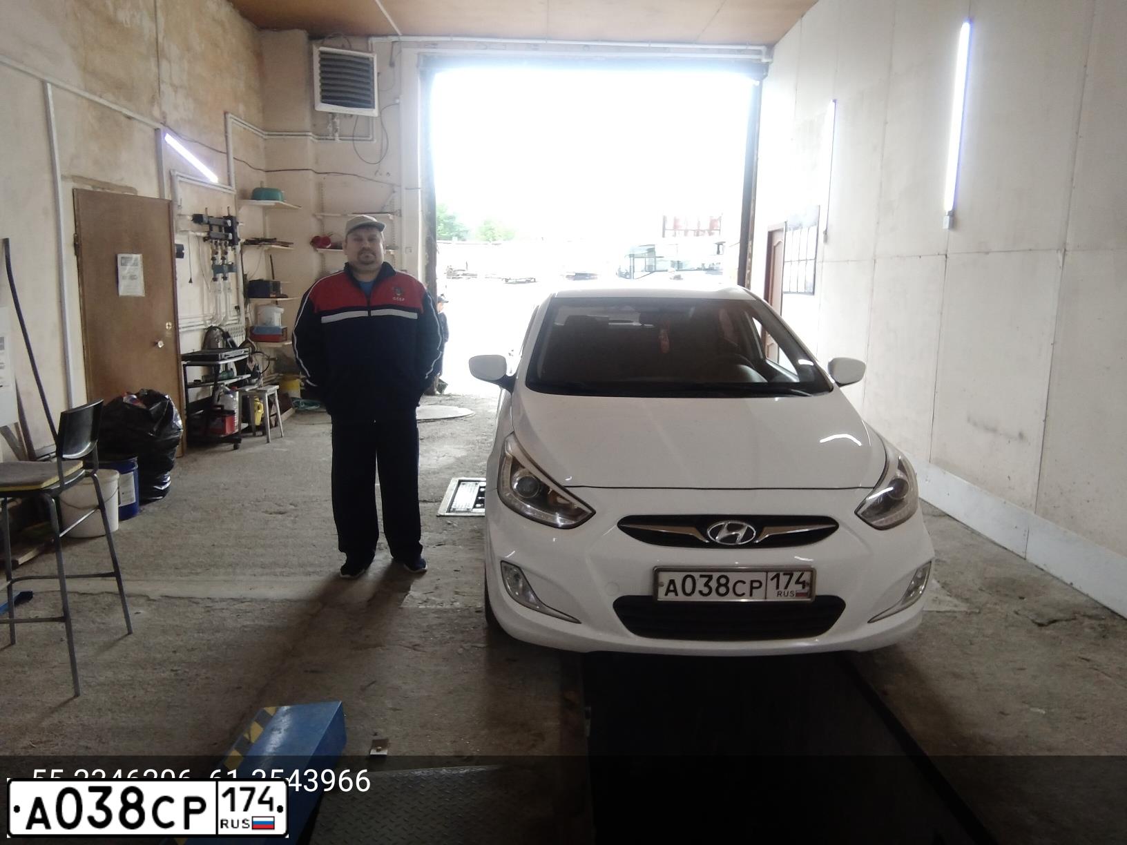 Фото автомобиля HYUNDAI SOLARIS, 2013 — госномер А038СР174. Цвет: Белый