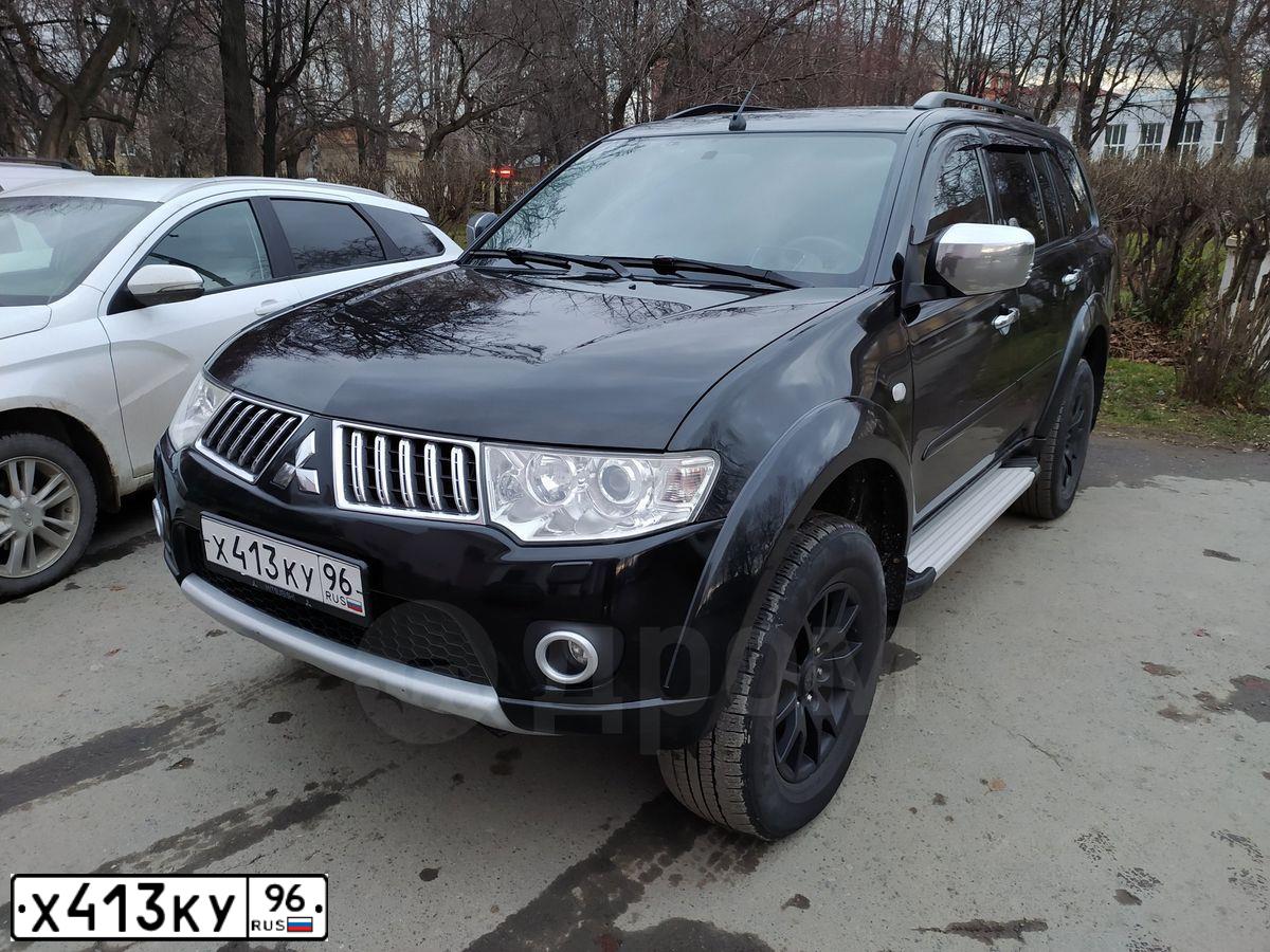 Фото автомобиля MITSUBISHI PAJERO SPORT, 2013 — госномер Х413КУ96. Цвет: ЧЕРНЫЙ