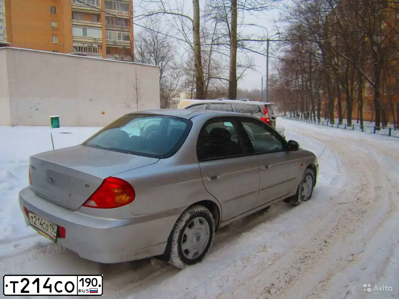 Фото автомобиля KIA SPECTRA, 2007 — госномер Т214СО190. Цвет: АЛМАЗНОЕ СЕРЕБРО