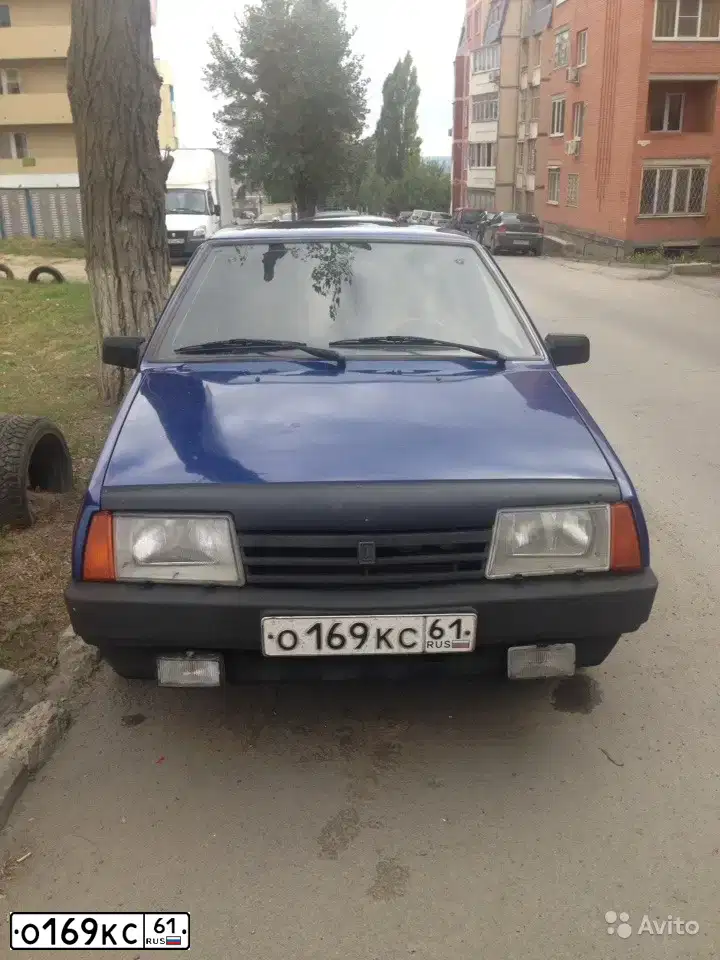 Фото автомобиля LADA 2109 SAMARA, 2001 — госномер О169КС61. Цвет: СЕРЕБРИСТЫЙ ЯРКО-СИНИЙ