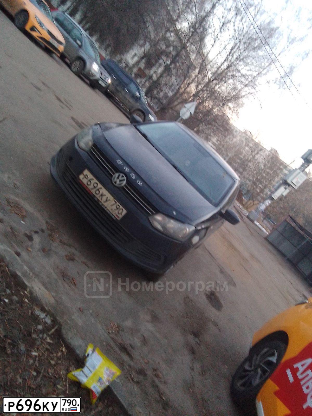 Фото автомобиля VOLKSWAGEN POLO, 2010 — госномер Р696КУ790. Цвет: ЧЕРНЫЙ