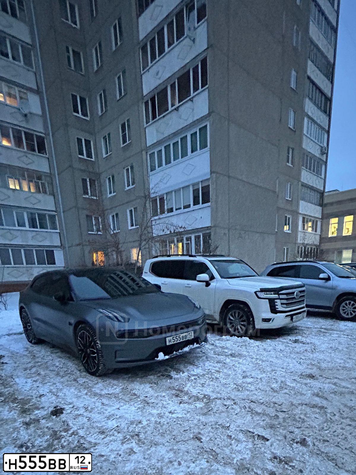 Фото автомобиля BMW 530D, 2019 — госномер Т402ТА60. Цвет: ЧЕРНЫЙ