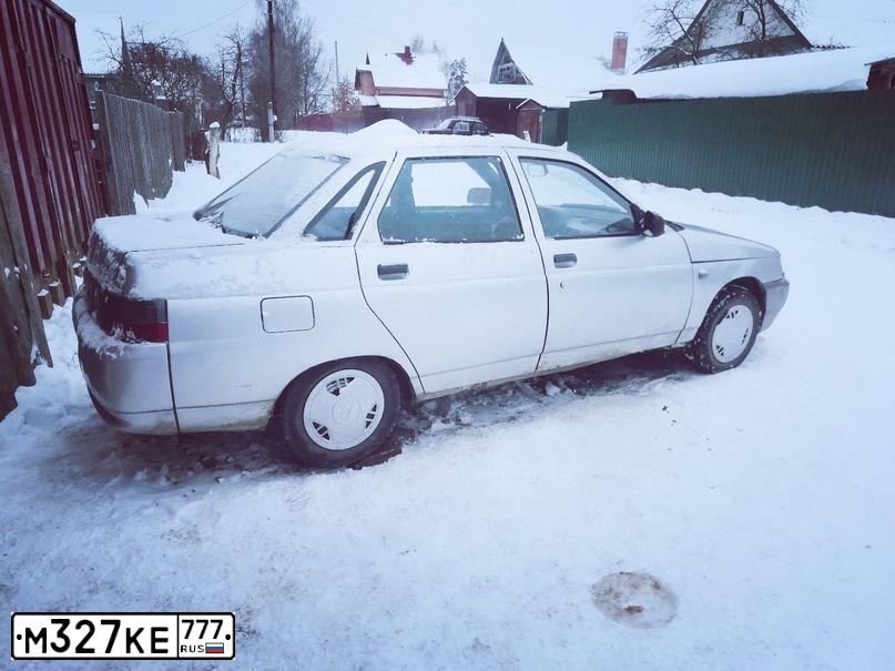 Фото автомобиля LADA 2110, 2004 — госномер Е400РТ97. Цвет: СВЕТЛО-СЕРЕБРИСТЫЙ МЕТАЛЛ