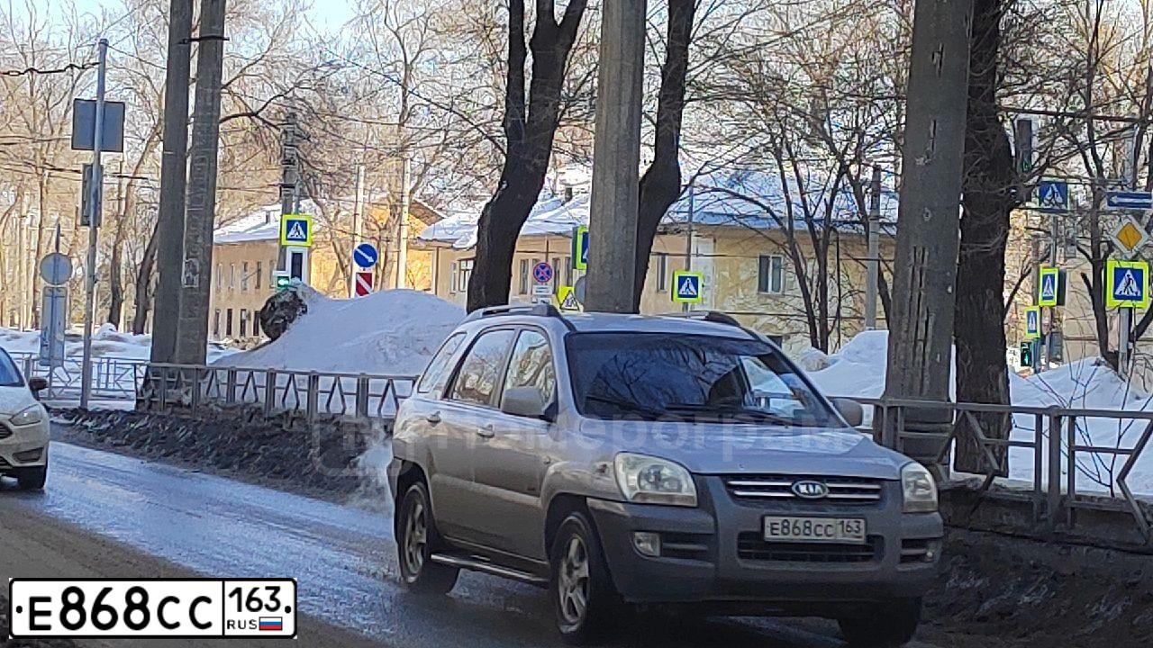 Фото автомобиля KIA CERATO, 2007 — госномер Е868СС163. Цвет: СЕРЕБРИСТЫЙ