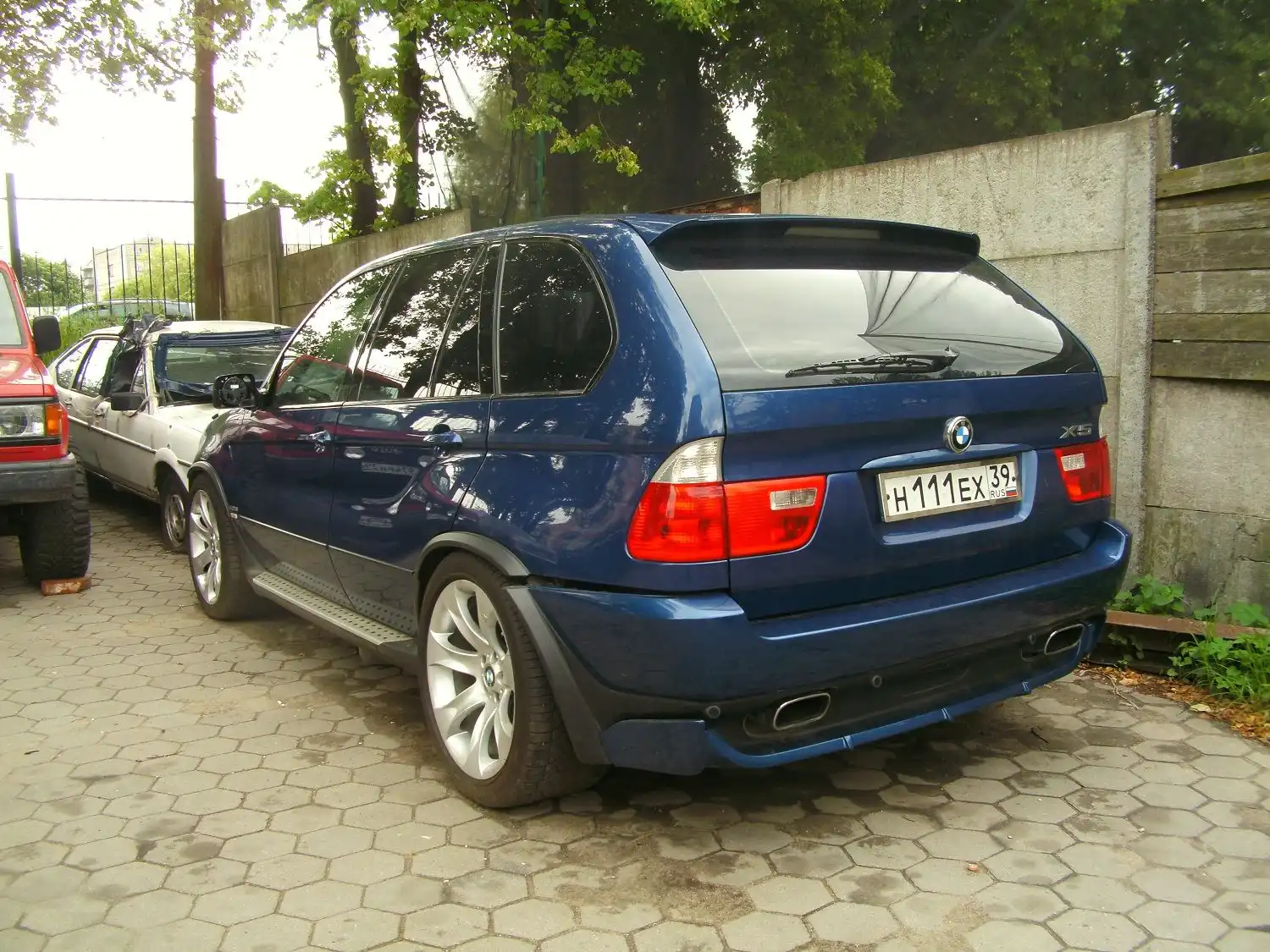 Фото автомобиля MERCEDES CL-KLASSE, 2003 — госномер Т236КС39. Цвет: синий