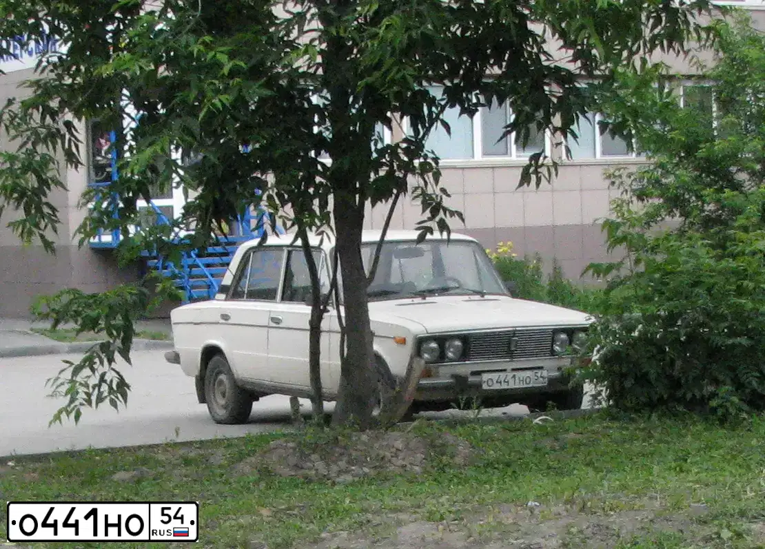 Фото автомобиля LADA 2106 LADA, 1997 — госномер Р441УК154. Цвет: САФАРИ