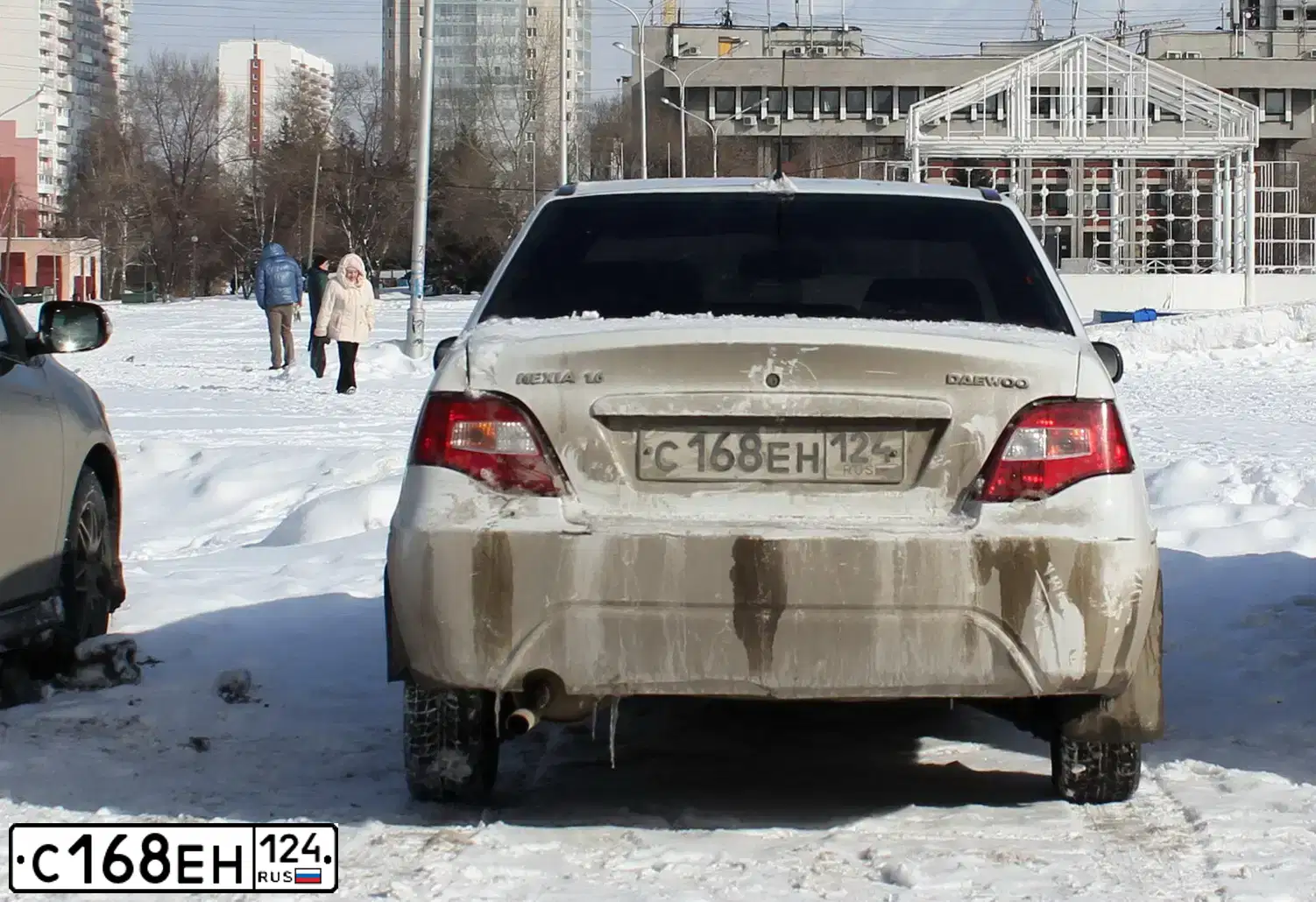 Фото автомобиля DAEWOO NEXIA, 2011 — госномер Р478КХ154. Цвет: Белый