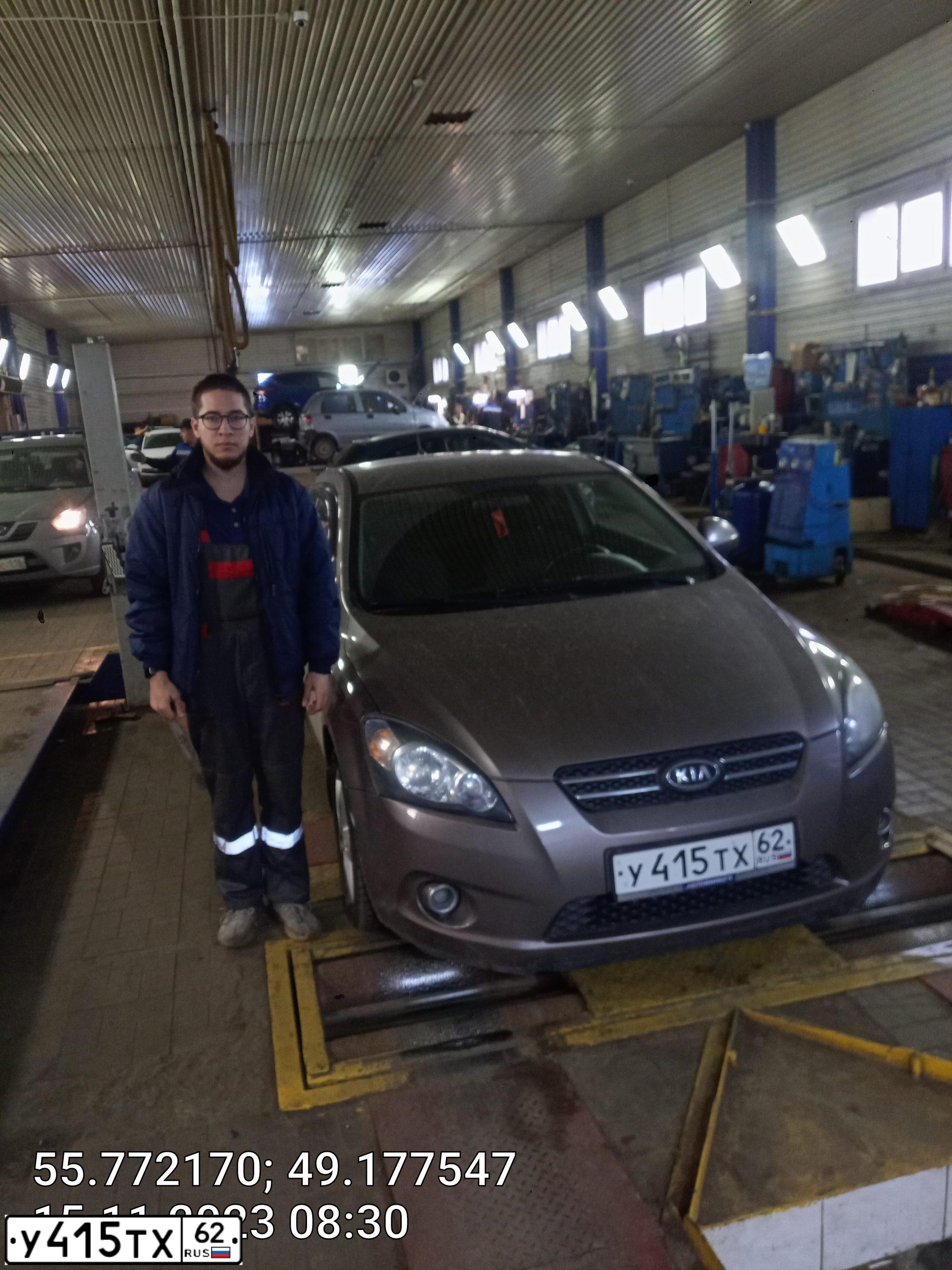 Фото автомобиля KIA CEE'D, 2009 — госномер А002ОХ62. Цвет: БЕЖЕВЫЙ