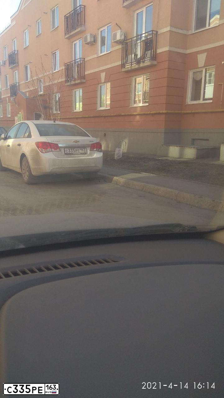 Фото автомобиля CHEVROLET CRUZE, 2012 — госномер С335РЕ163. Цвет: Белый