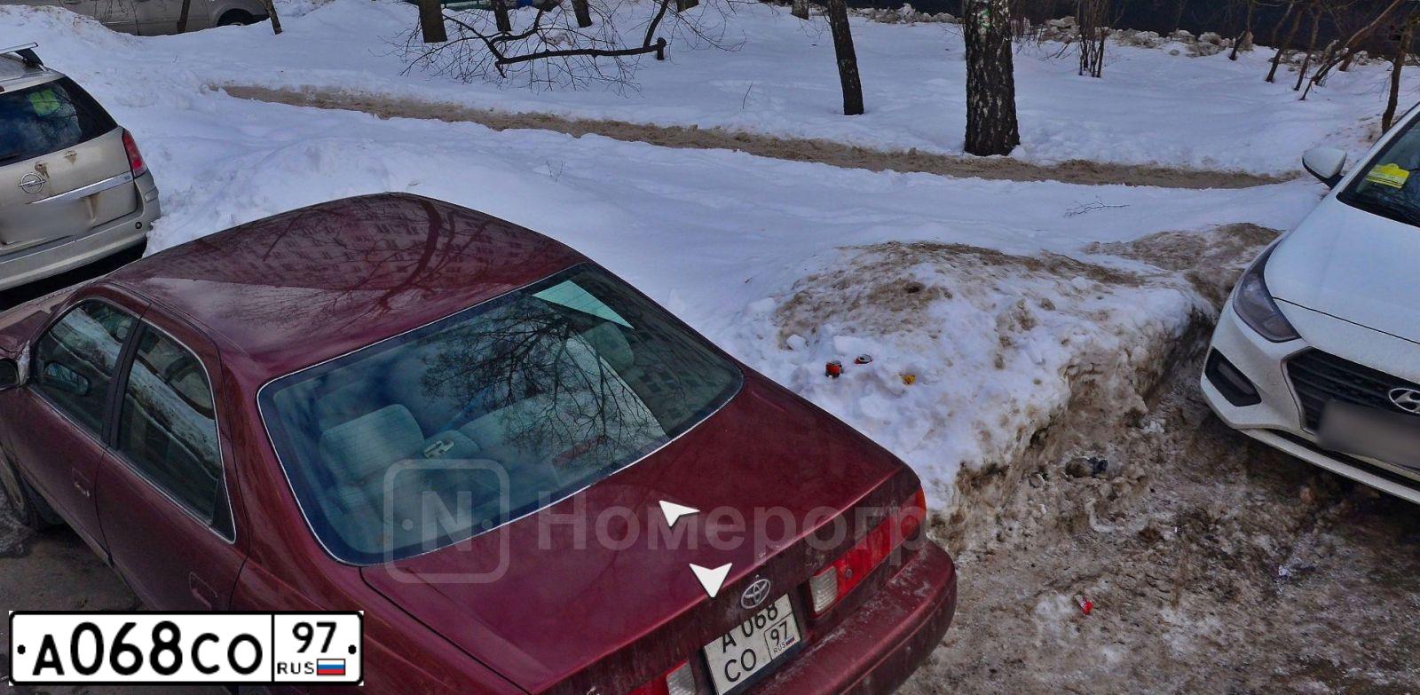 Фото автомобиля TOYOTA CAMRY, 2001 — госномер А068СО97. Цвет: ВИШНЕВЫЙ