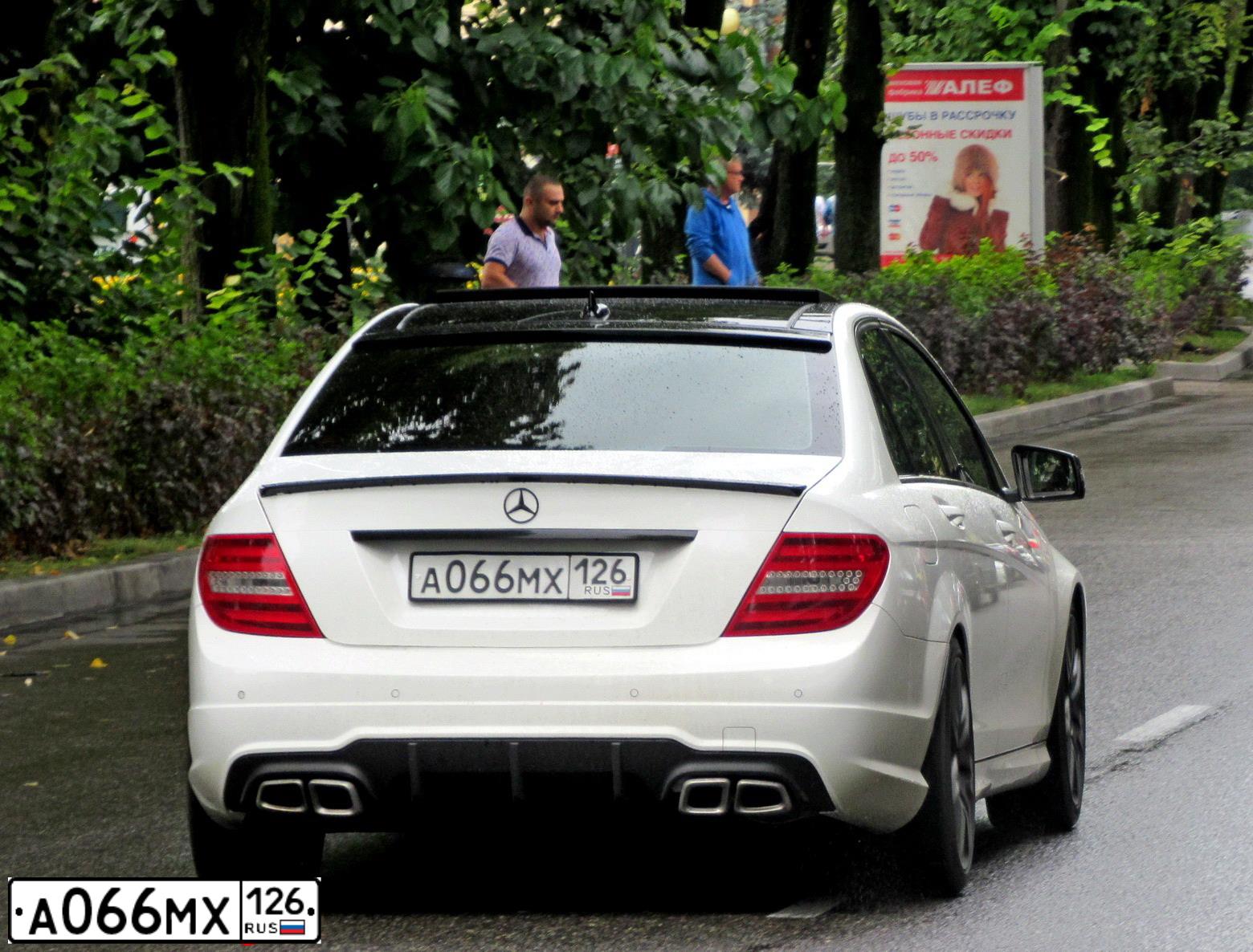 Фото автомобиля MERCEDES-BENZ C-CLASS, 2013 — госномер М240УТ82. Цвет: Белый