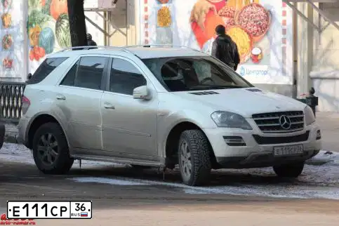 Фото автомобиля MERCEDES-BENZ ML350CDI, 2011 — госномер А116МХ136. Цвет: Белый