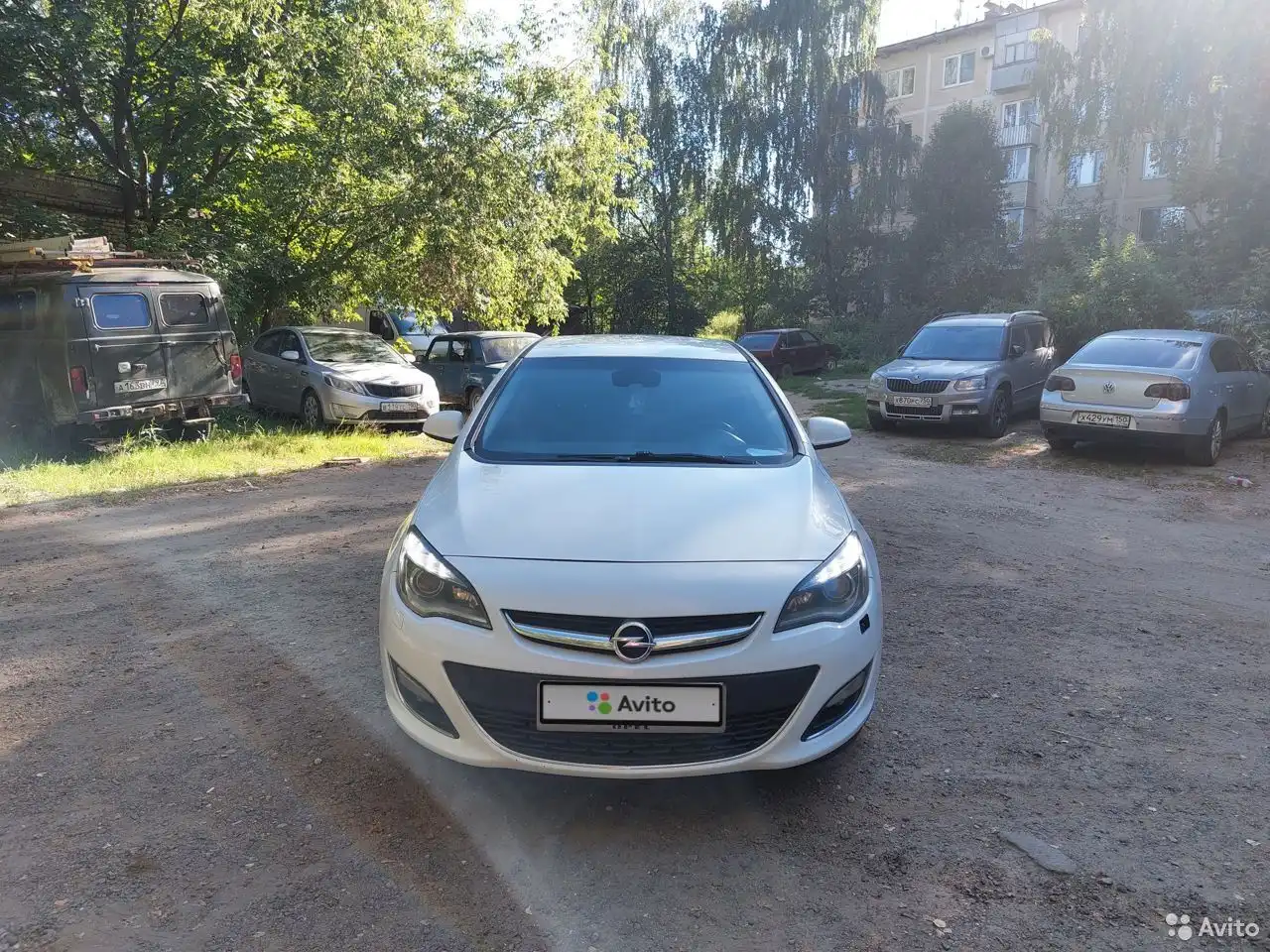 Фото автомобиля MITSUBISHI LANCER, 2008 — госномер М927СН199. Цвет: Белый