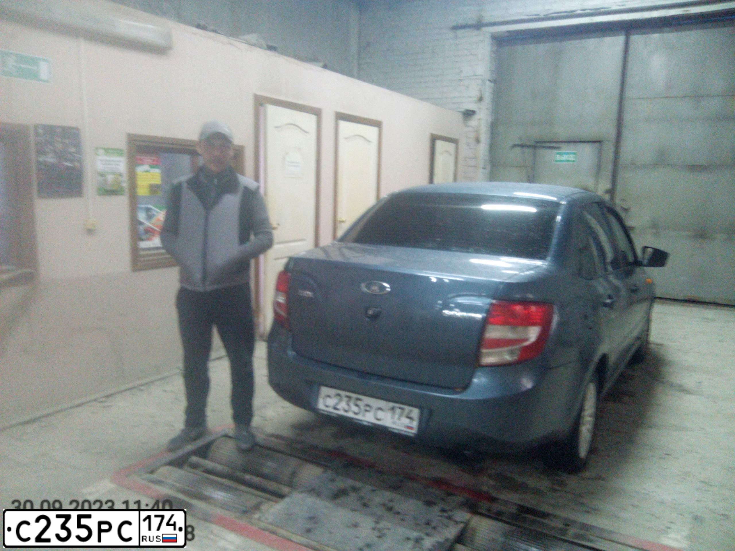 Фото автомобиля LADA 2190 GRANTA, 2016 — госномер М762КН774. Цвет: СЕРО-СИНИЙ