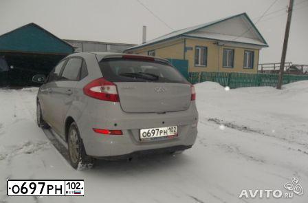 Фото автомобиля CHERY BONUS /A13/, 2012 — госномер Е808ОХ174. Цвет: Серебристый