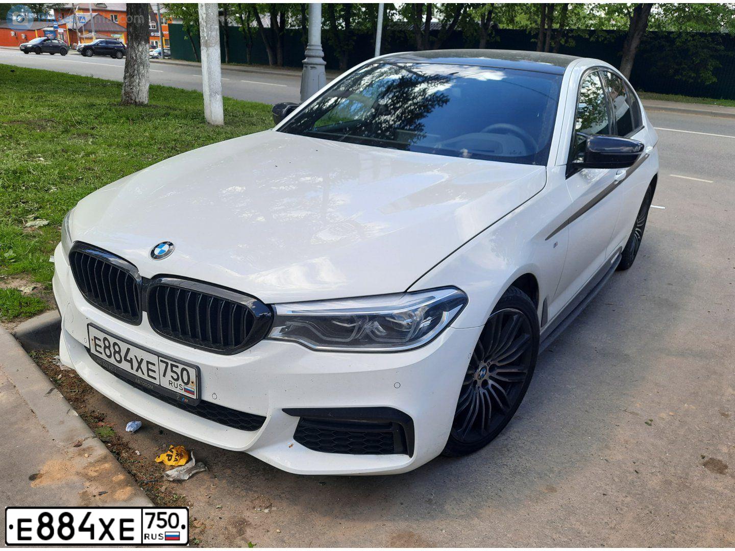 Фото автомобиля BMW SERIE 5, 2019 — госномер Е015ЕМ797. Цвет: Белый