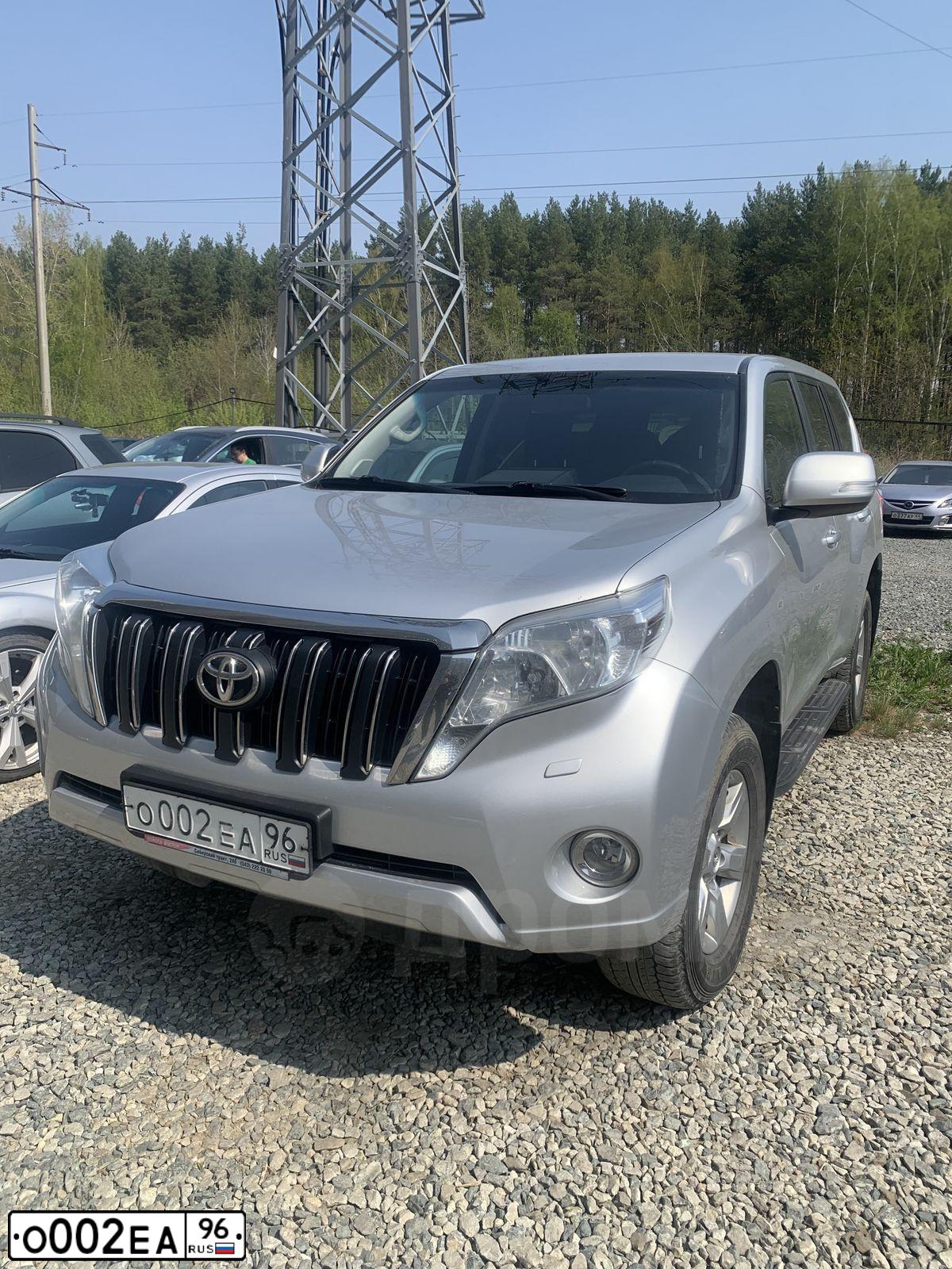 Фото автомобиля TOYOTA LANDCRUISER, 2012 — госномер У177ТР43. Цвет: Серый