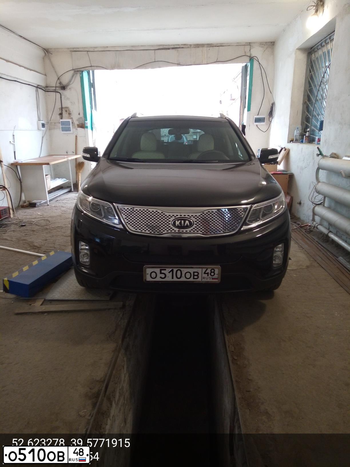 Фото автомобиля KIA SORENTO, 2017 — госномер О510ОВ48. Цвет: ЧЕРНЫЙ