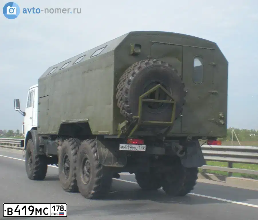 Фото автомобиля KAMAZ 4310 /6X6/, 1996 — госномер В419МС178. Цвет: Белый