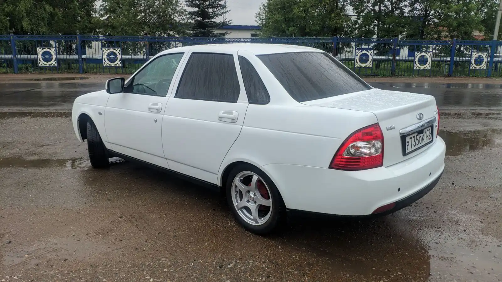 Фото автомобиля LADA 2170 PRIORA, 2014 — госномер Н812СВ702. Цвет: Белый