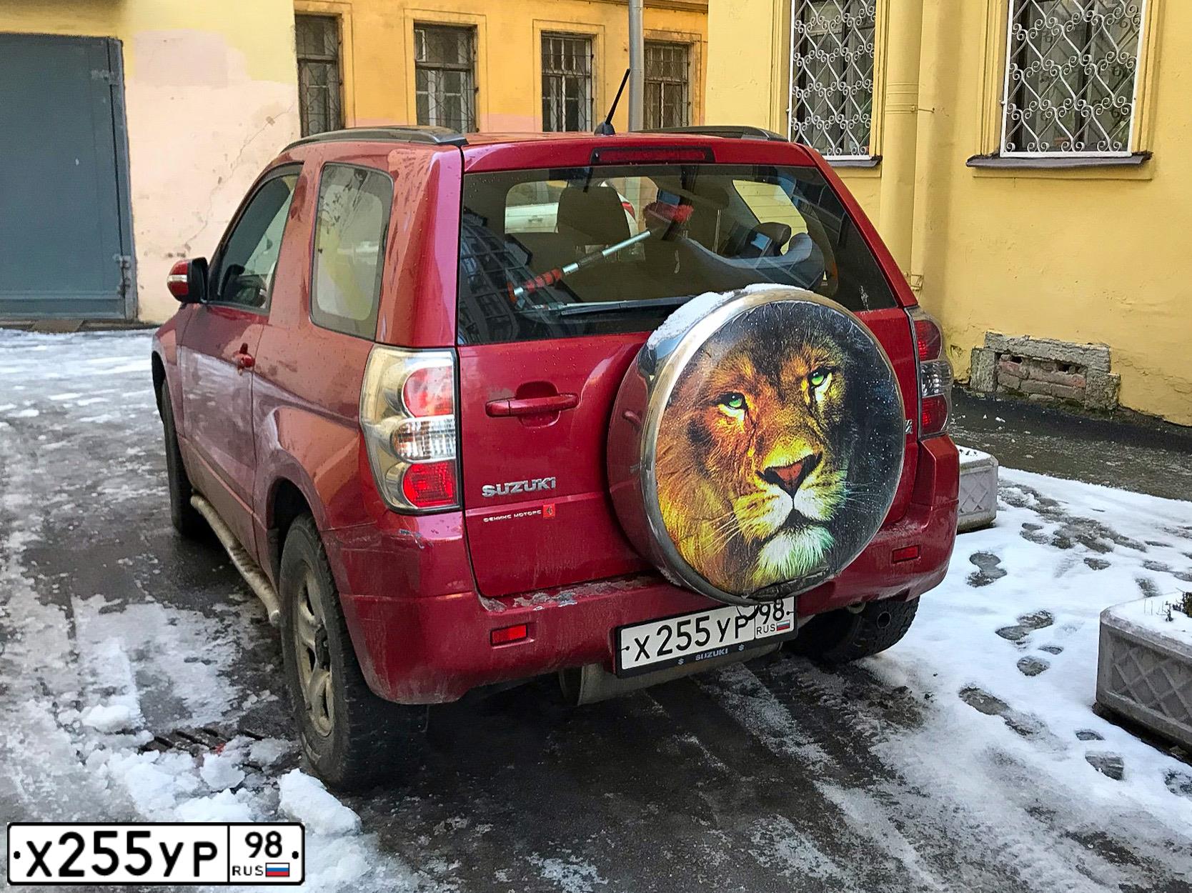 Фото автомобиля SUZUKI /GRAND/ VITARA, 2008 — госномер Х255УР98. Цвет: КРАСНЫЙ